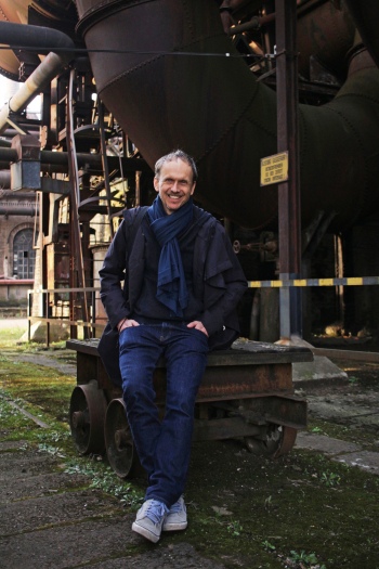 Julian Rosefeldt in der Voelklinger Huette 25 cm Hoehe IMG 8261b