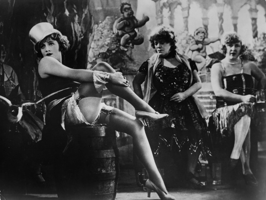 Marlene Dietrich in DER BLAUE ENGEL
