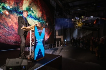 preview Generaldirektor und Kurator Ralf Beil ...