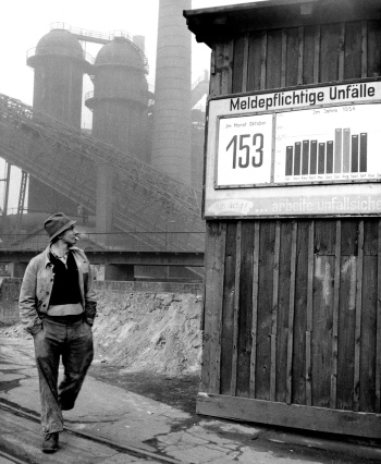 preview Hochofenschmelzer vor Unfallanzeige 1954 HO 019